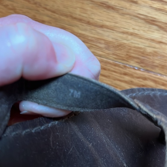 American Eagle leather flip flops - Picture 4 of 4